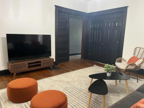 Stylish 1st Floor 2br Apartment 1King and 1Queen